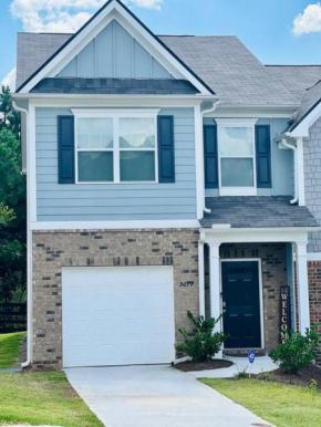 New 3/2.5 in Union City! Mins from Airport & ATL!